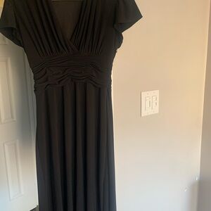 Evan Picone Classic Black Midi Dress